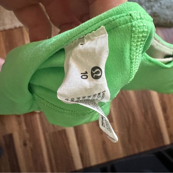 Align V neck bra - Picture 3 of 13